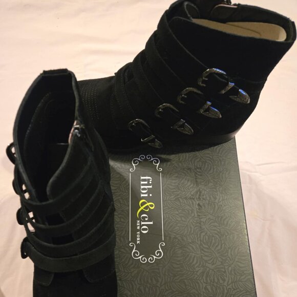 New in box Sz 10 Fibi & Clo Boots - Picture 1 of 3